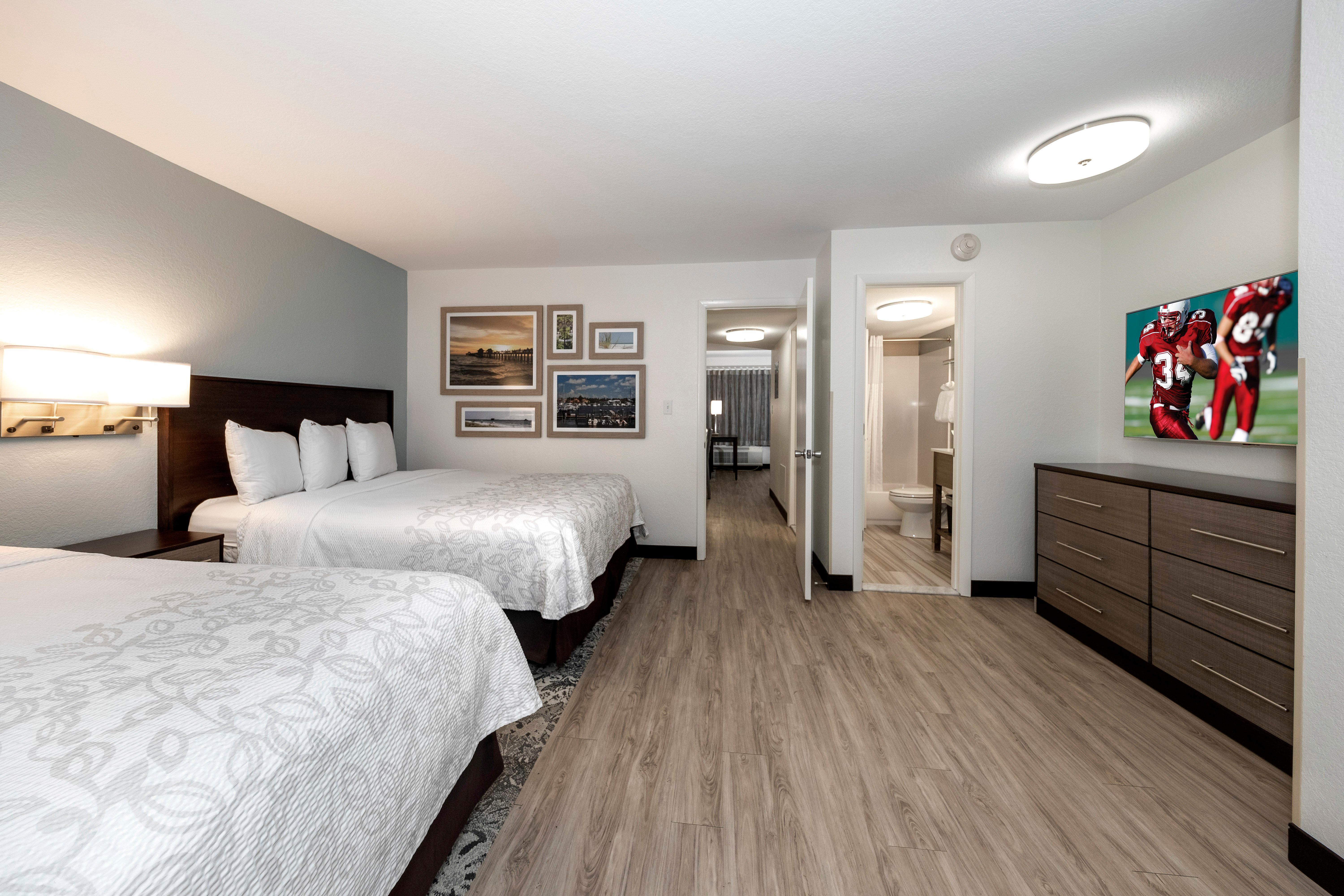 Red Roof Inn Plus+ & Suites Naples Downtown-5Th Ave S Eksteriør bilde
