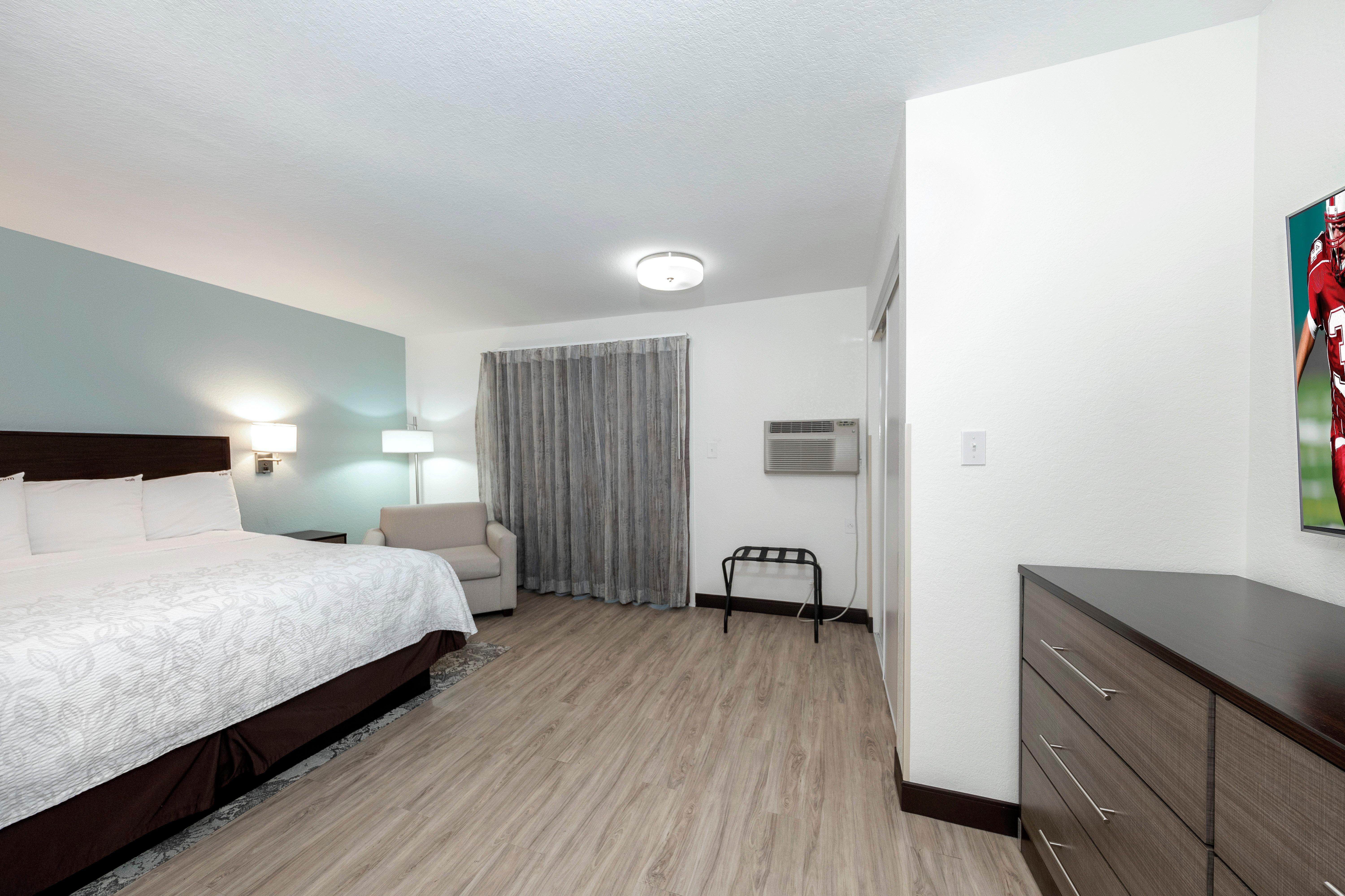 Red Roof Inn Plus+ & Suites Naples Downtown-5Th Ave S Eksteriør bilde
