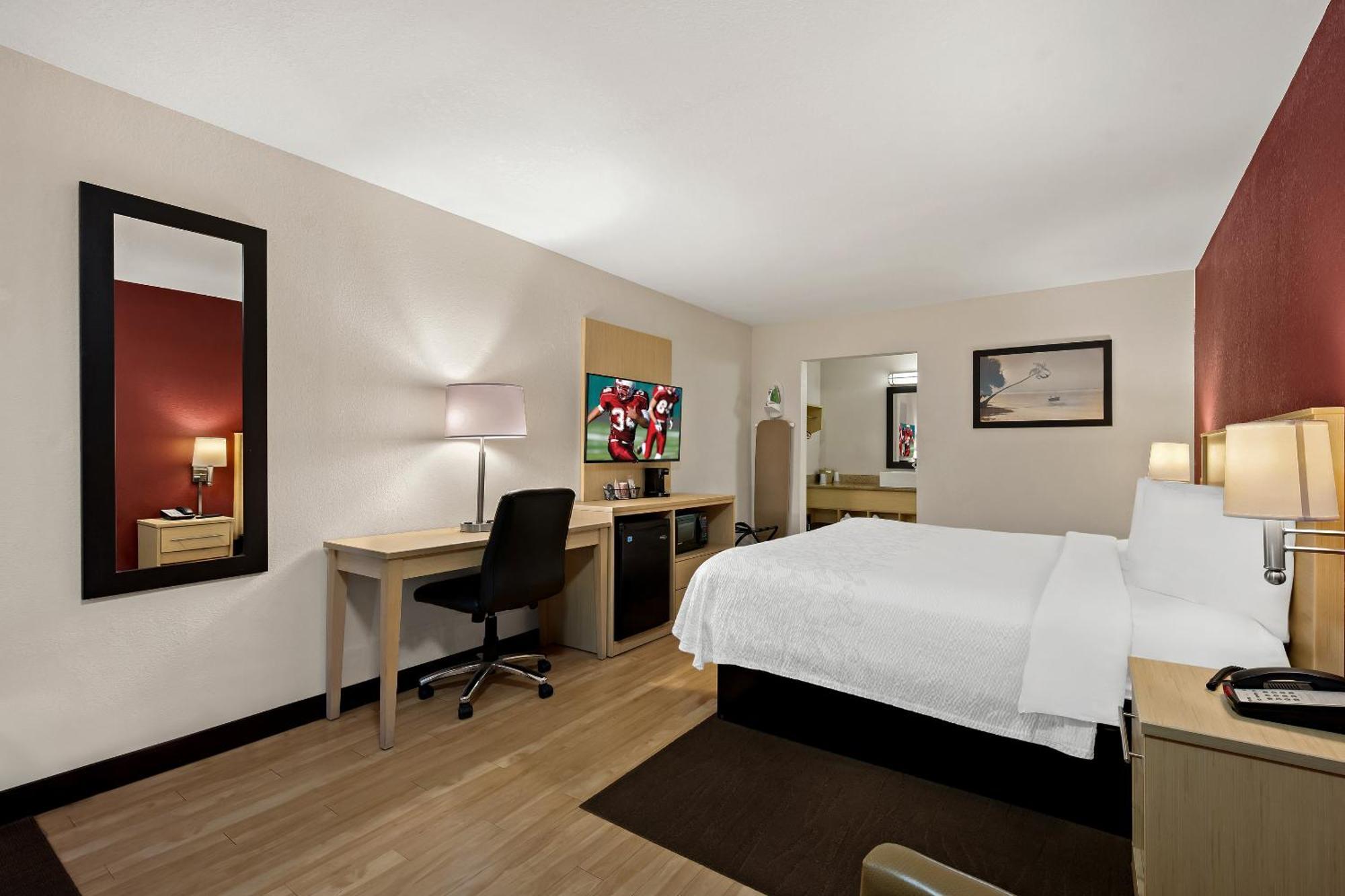 Red Roof Inn Plus+ & Suites Naples Downtown-5Th Ave S Eksteriør bilde