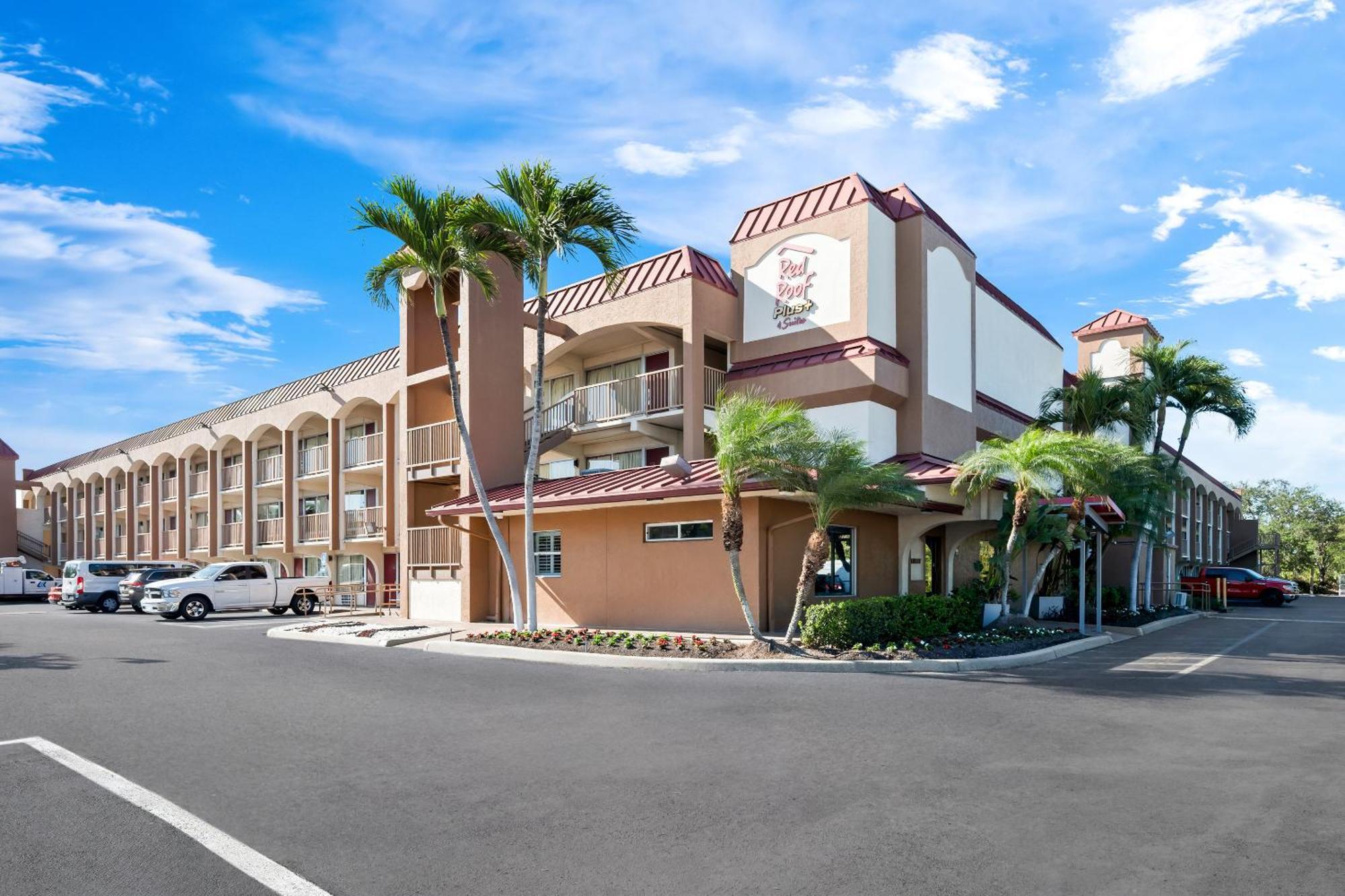 Red Roof Inn Plus+ & Suites Naples Downtown-5Th Ave S Eksteriør bilde
