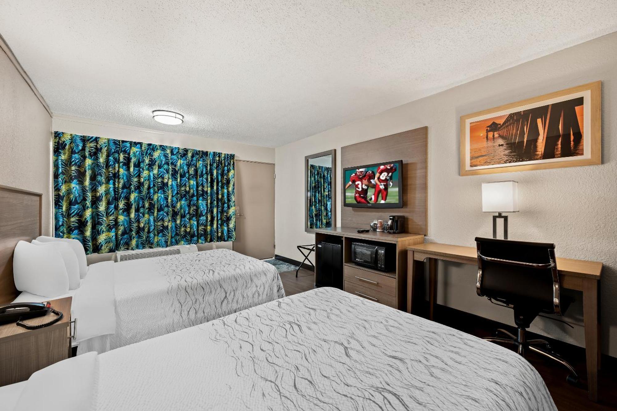 Red Roof Inn Plus+ & Suites Naples Downtown-5Th Ave S Eksteriør bilde