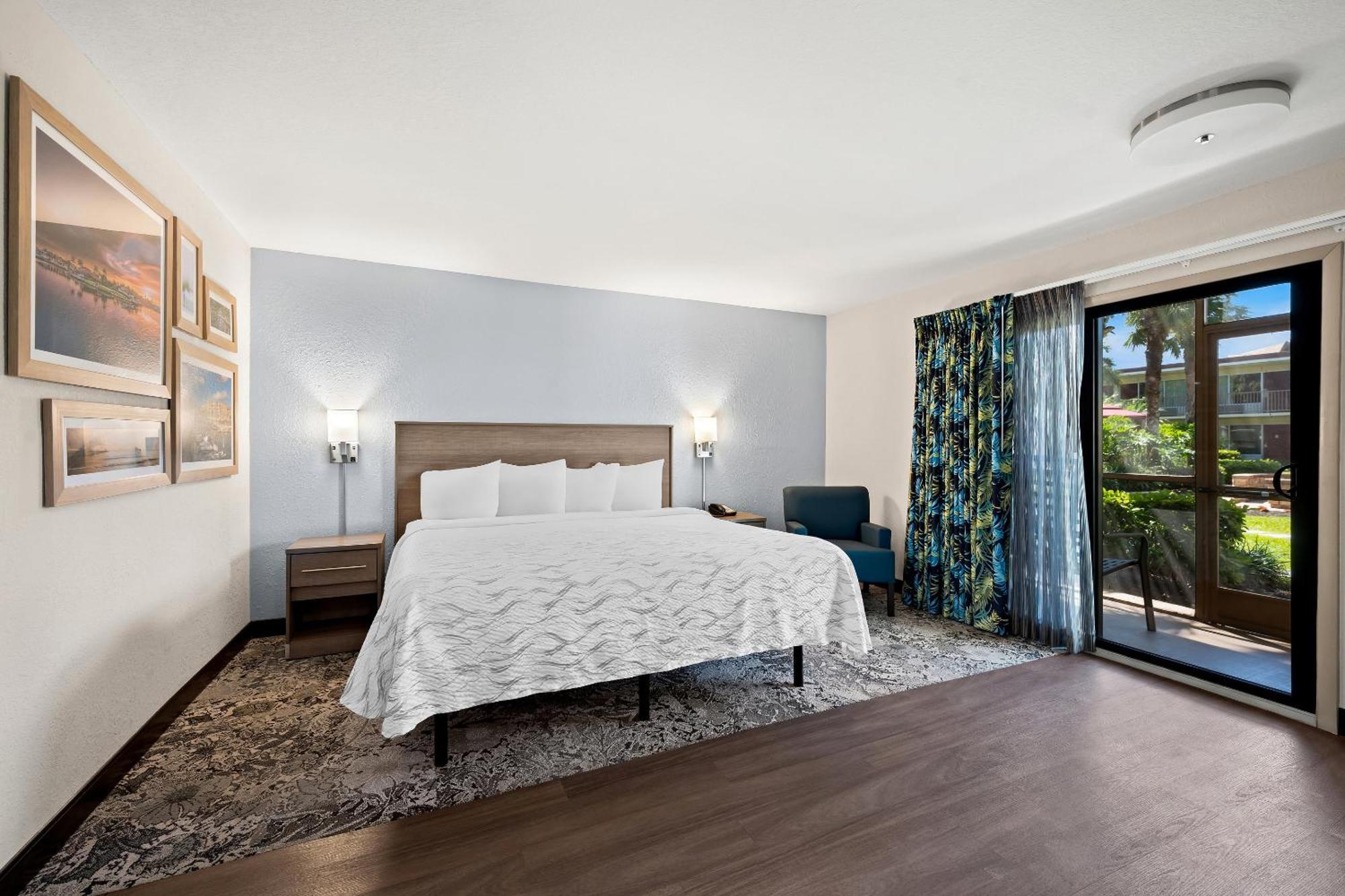 Red Roof Inn Plus+ & Suites Naples Downtown-5Th Ave S Eksteriør bilde
