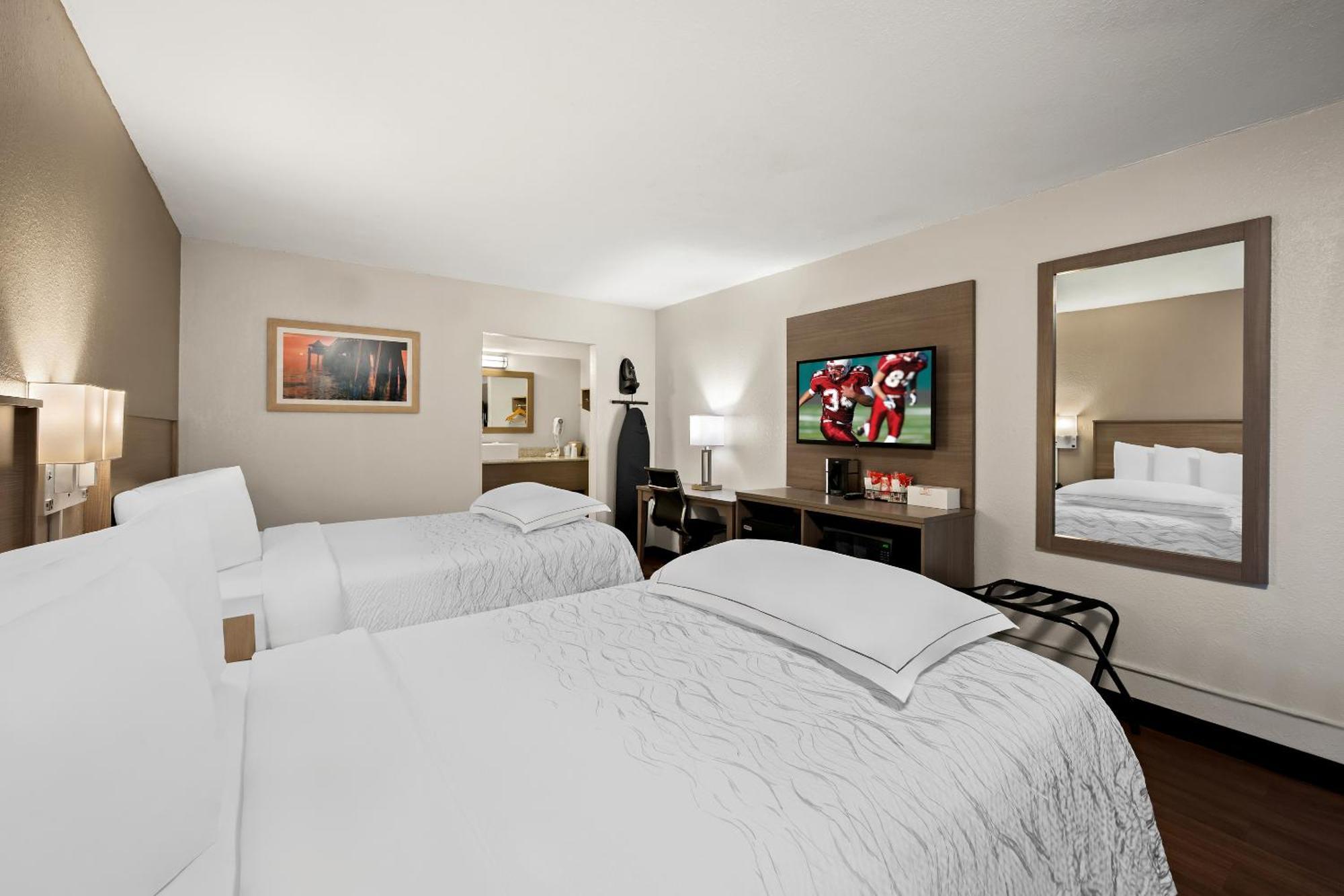 Red Roof Inn Plus+ & Suites Naples Downtown-5Th Ave S Eksteriør bilde