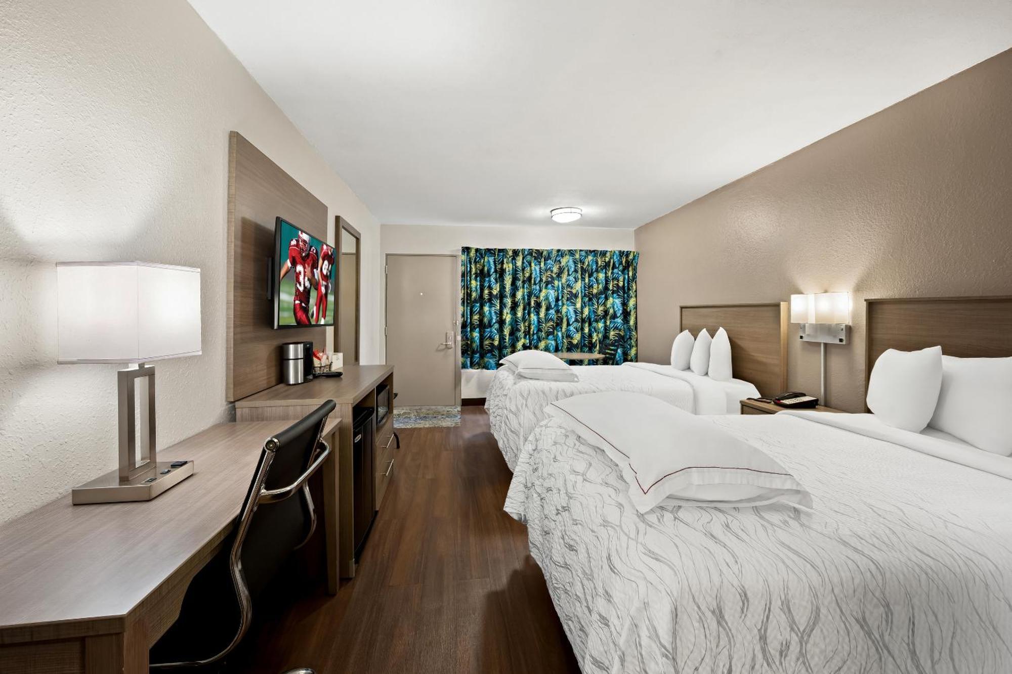 Red Roof Inn Plus+ & Suites Naples Downtown-5Th Ave S Eksteriør bilde