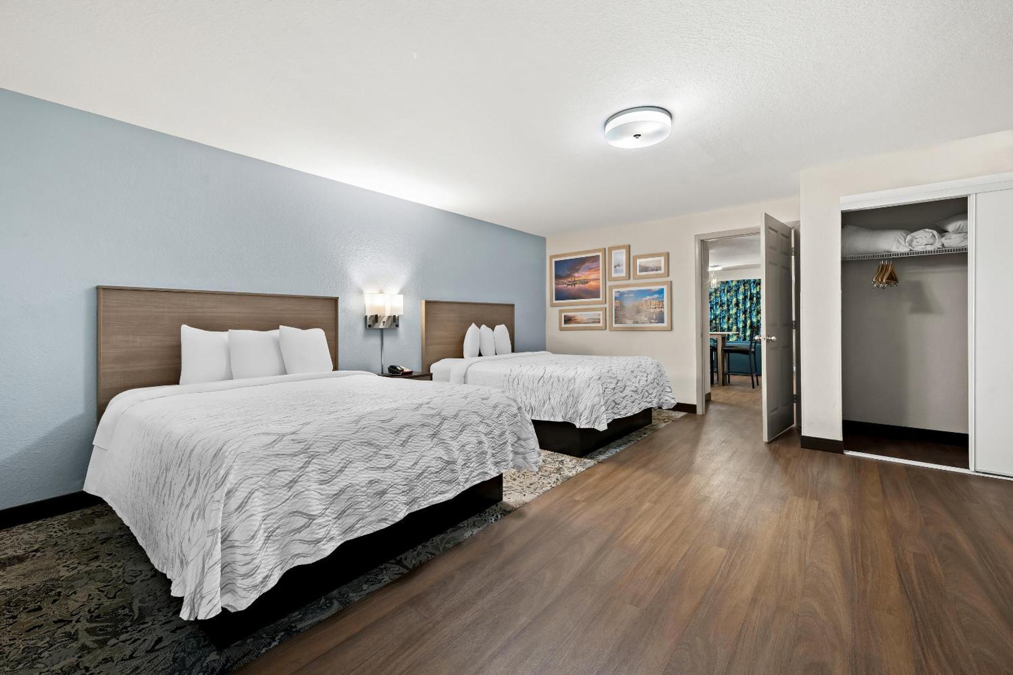 Red Roof Inn Plus+ & Suites Naples Downtown-5Th Ave S Eksteriør bilde