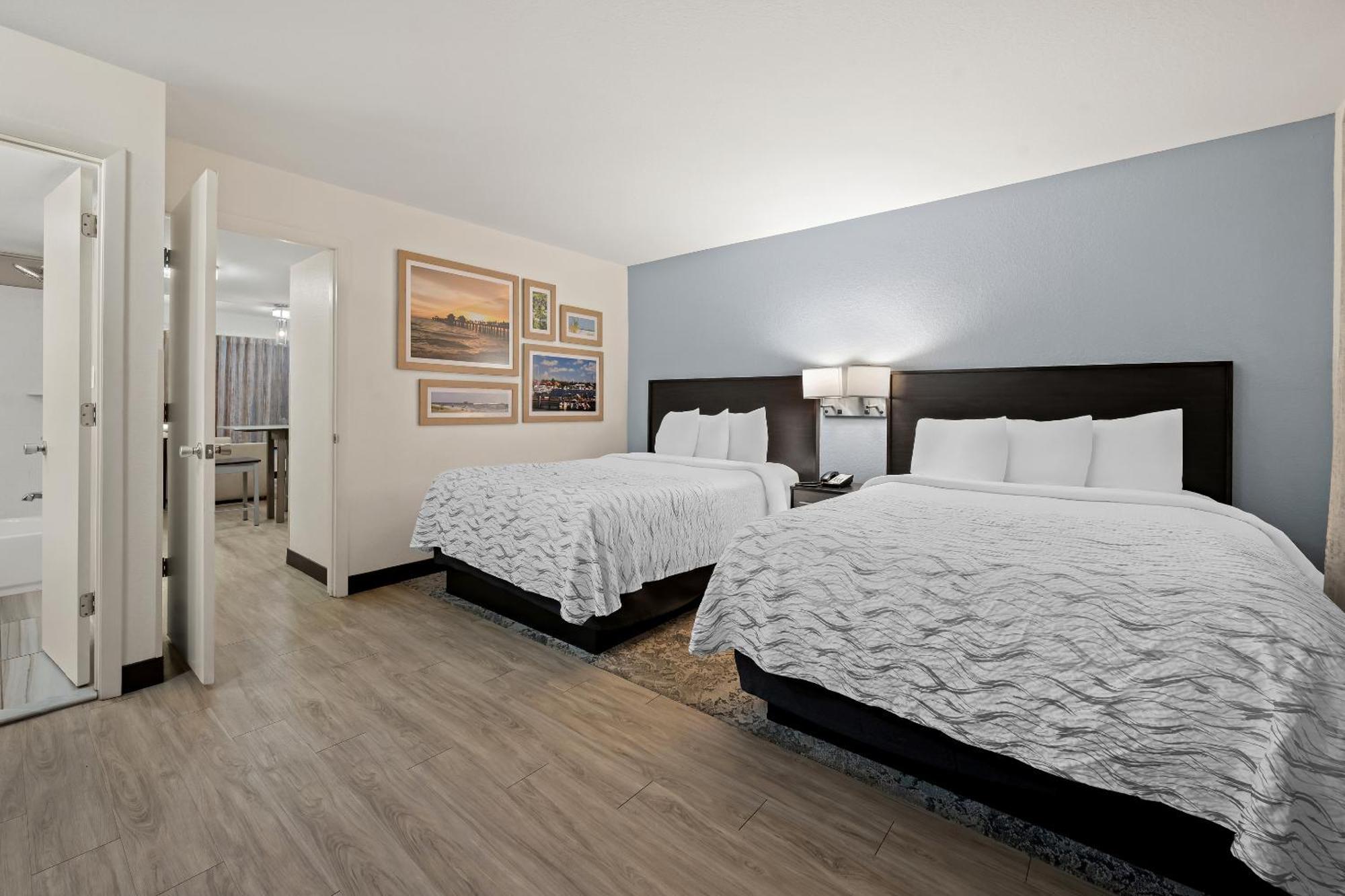 Red Roof Inn Plus+ & Suites Naples Downtown-5Th Ave S Eksteriør bilde